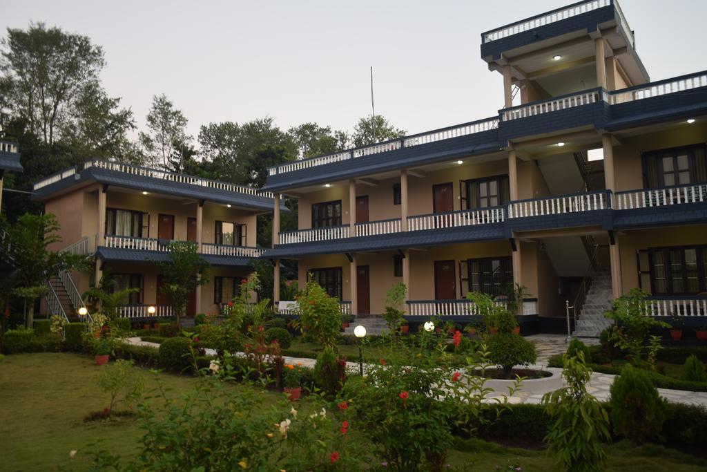 Chitwan Village Resort Sauraha Exteriér fotografie