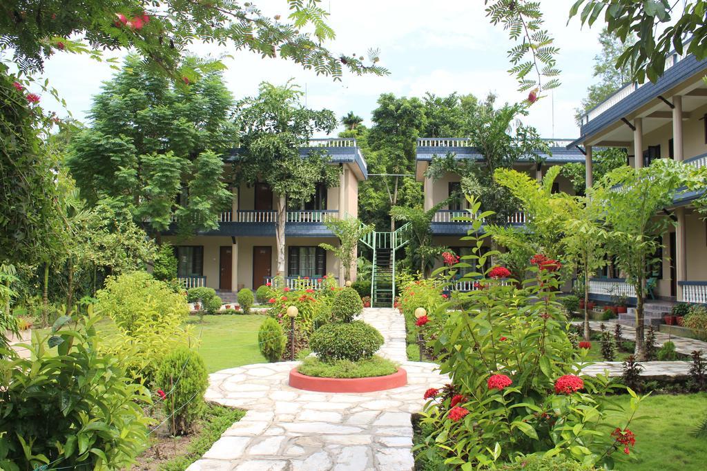 Chitwan Village Resort Sauraha Exteriér fotografie