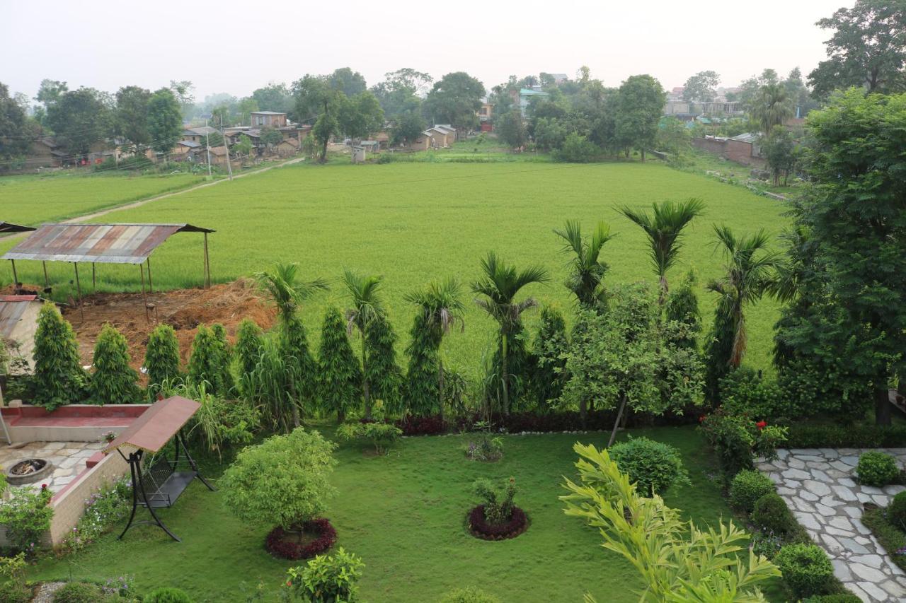 Chitwan Village Resort Sauraha Exteriér fotografie