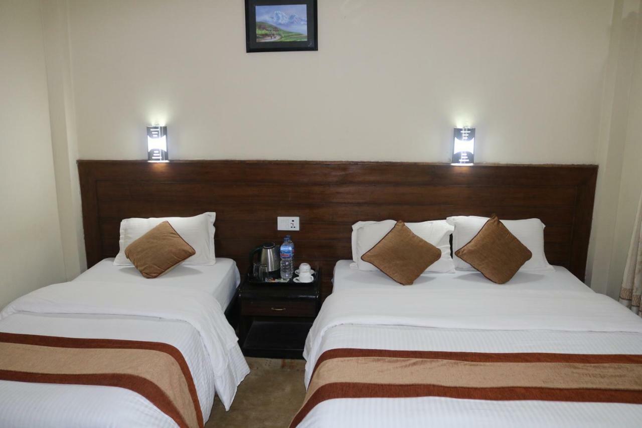 Chitwan Village Resort Sauraha Exteriér fotografie